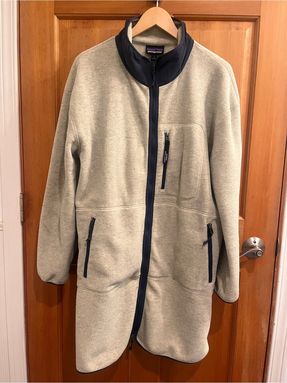 Patagonia Light Gray Fleece Jacket with Navy Trim